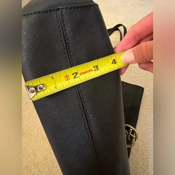 Black MICHAEL KORS , MK saffiano leather bag - Picture 10 of 12